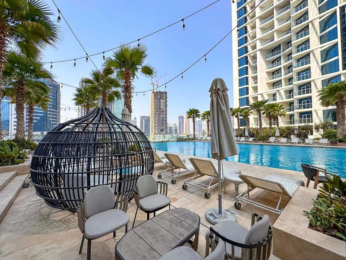 Lägenhet Aws Holiday Homes - Elegance Near Downtown Dubai